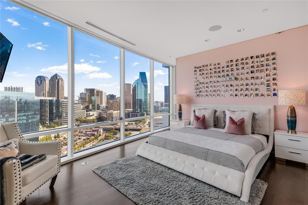 Palace In The Sky Apartment_Master Bedroom
