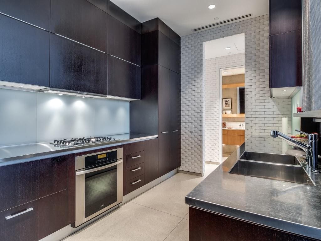 2430 Victory Park Lane_Douglas Elliman_Kitchen