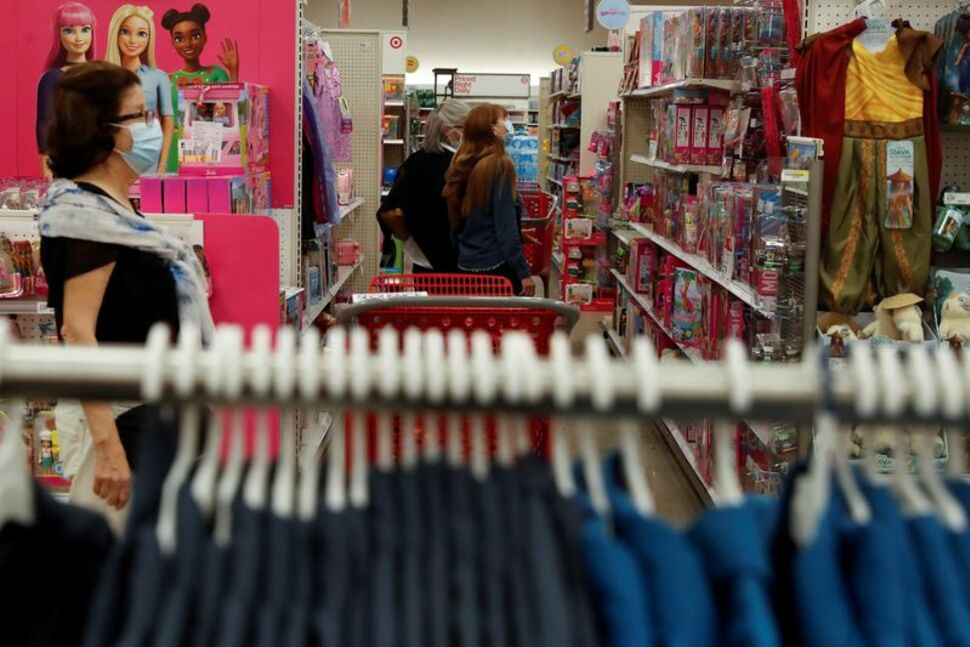 Federal data: Retail sales remain flat, job openings decline