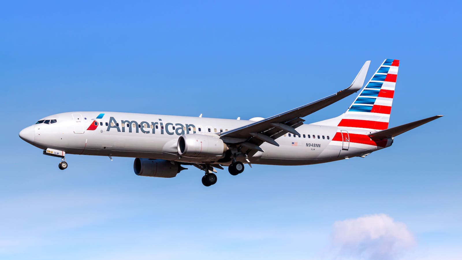 American Airlines Offers Salary Raise to Pilots