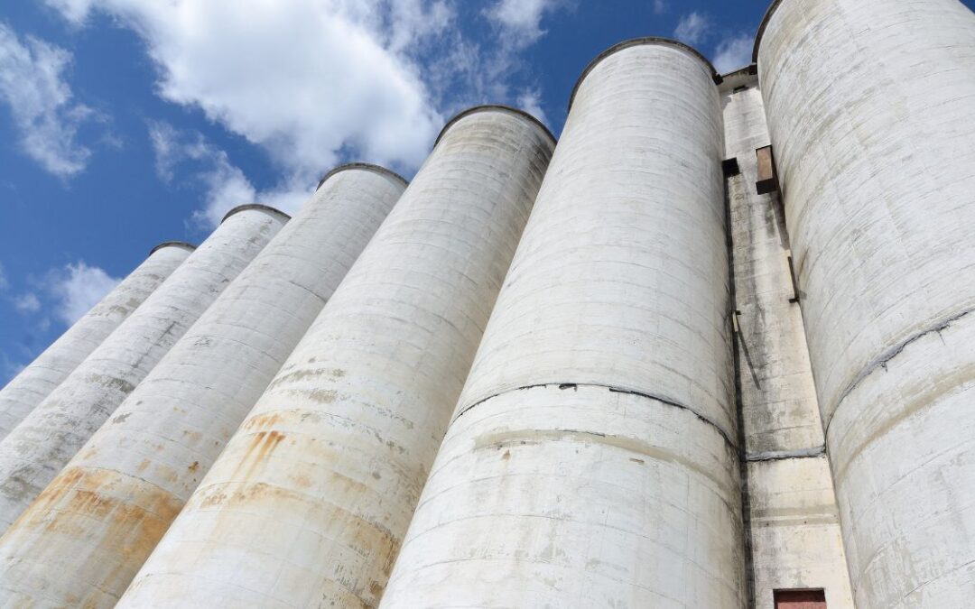 Residents Want Decrepit Grain Silos Gone