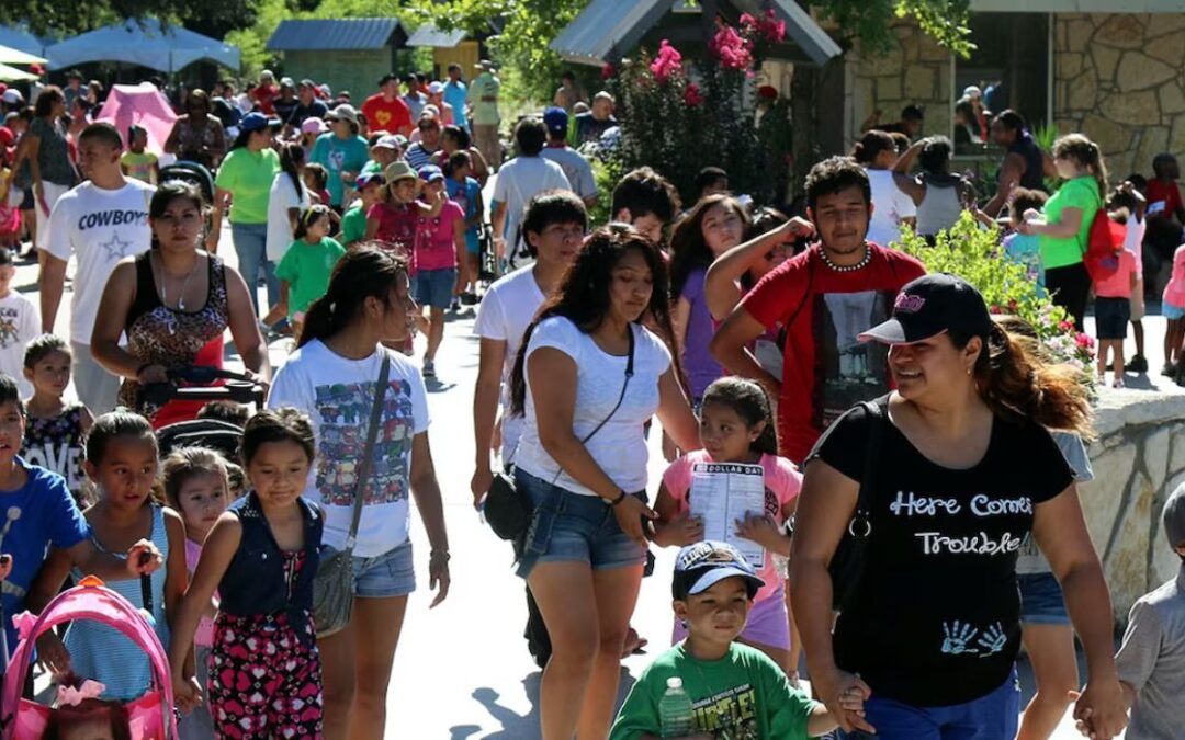 Dallas Zoo Hosts Sold-Out ‘Dollar Day’