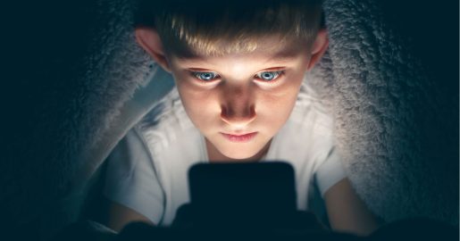 Parents Refusing to Give Children Smartphones
